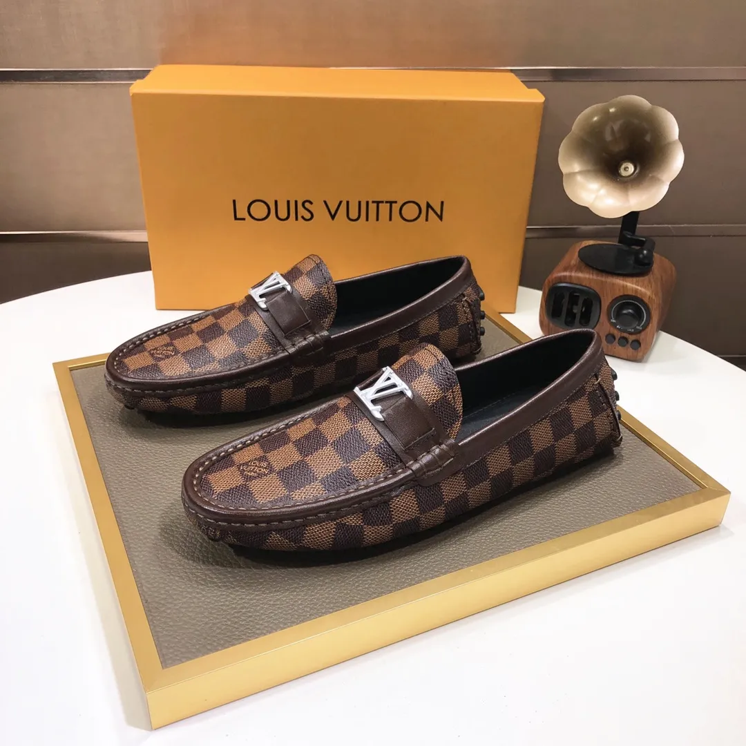 Men's men's shoes 💰420💰 [LV Doudou shoes] (water-dyed cowhide lining) new model is on the market, available on the official website. The new Doudou shoes are processed into single-color materials, and the uppers are made of imported special materials. The body of the shoe is fully hemmed with mark thread, and is lined with imported original cowhide leather. The elegant shoe shape is super suitable for all-matching, and the size is 38-44.